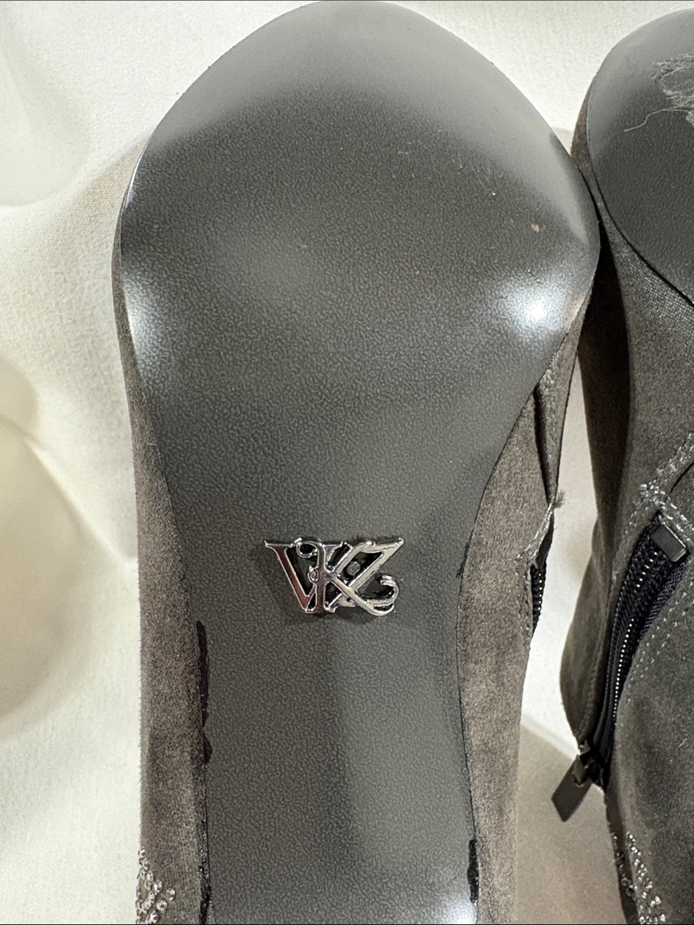 NWT Kathy Van Zeeland Women’s Charcoal Suede Ankle Boots 3” heels 7.5 - Picture 7 of 15
